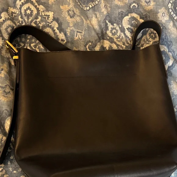 Madewell Essential Bucket Tote - Picture 6 of 7